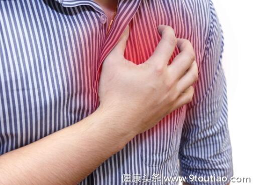 心脏病发作前的3个信号，别错过，日常做好三点可保护心脏