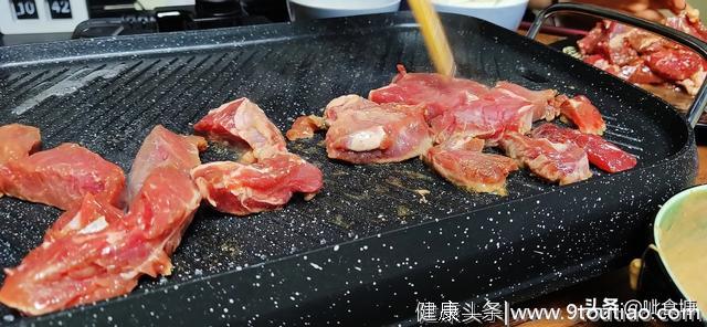 宅在家里吃什么？冰箱里还有牛肉，北京的价格40一斤，好像也不贵