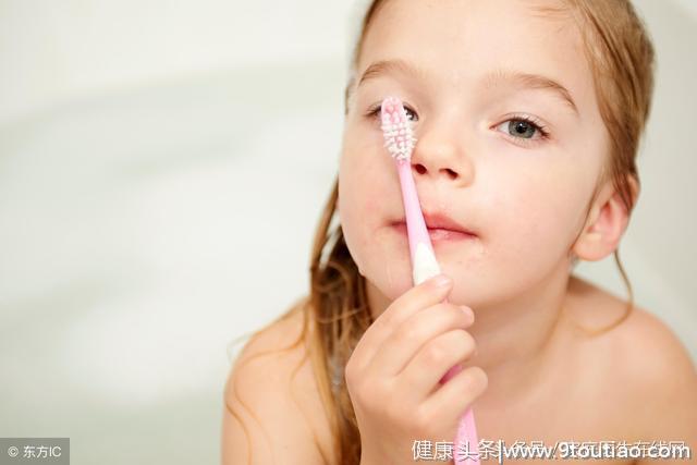 5岁女童严重蛀牙只剩牙根？宝宝的牙齿护理注意这3点