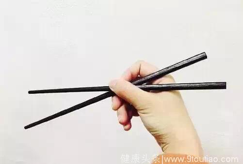 从7种筷子的错误用法，测试你的性格，超准！