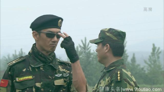 23岁的他是特种兵中武功最出色一个，8块腹肌堪比泰森！