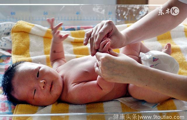 新生儿需要做抚触吗？如何给新生儿做抚触呢？