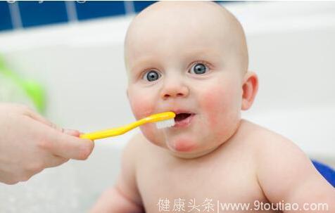 身为父母的你，知不知道宝宝应该从多大开始刷牙？