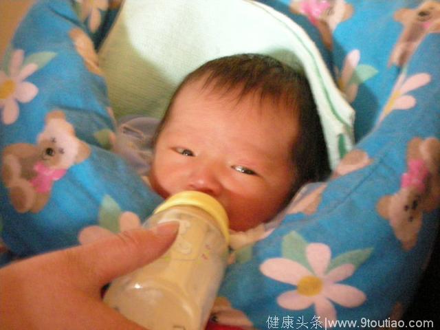 有奶但是乳腺不通，宝宝吸不出来，我该怎么办呀？
