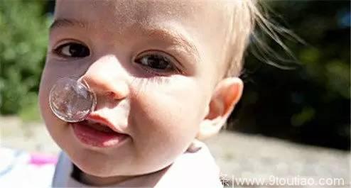 宝宝不感冒不发烧，总是流鼻涕，怎么一回事？