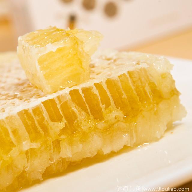 这样吃蜂蜜会有害无益，吃蜂蜜前十大服用禁忌要了解