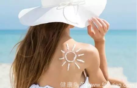 夏季晒日光浴，也要提防皮肤癌！吃完1类食物晒太阳会伤身
