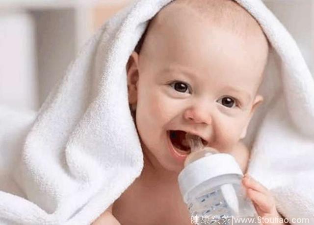 宝宝喝水用奶瓶好不好？什么时候需要戒掉奶瓶？