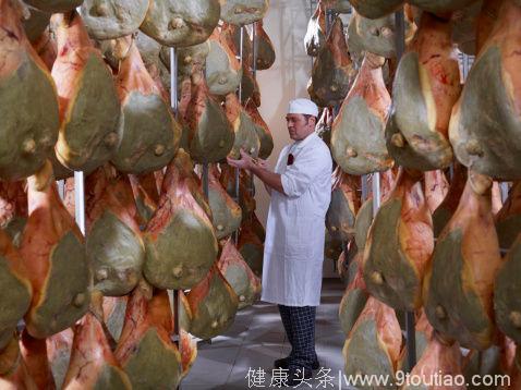 这4种饮食习惯易患癌，第二种经常吃火锅的表示伤不起