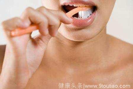 口臭牙黄不自信，只要刷牙的注意这几点，就能告别口臭