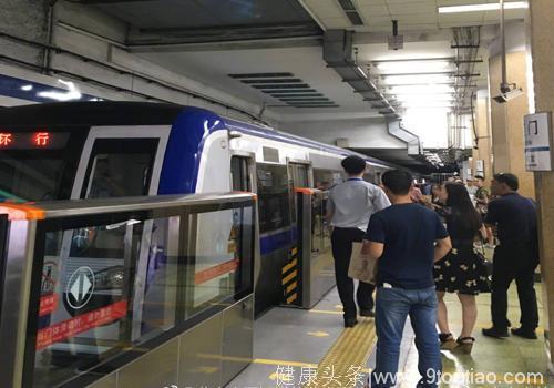 北京地铁一乘客跳轨自杀！这5大解压穴位一定要多按摩！