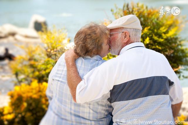 老年人谈性可不是“不正经”，老年性爱的5大好处