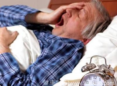 中老年人容易失眠、夜尿多，教你一传统老方法，一觉酣睡到天亮