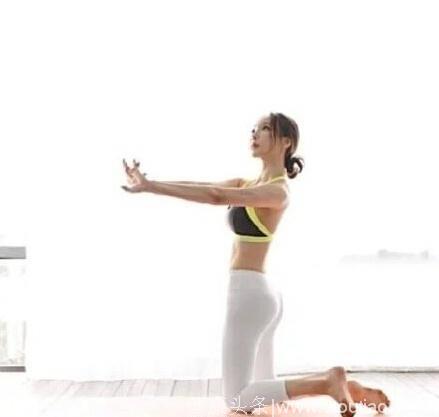 几个简单的瑜伽动作 每天让你瘦一点