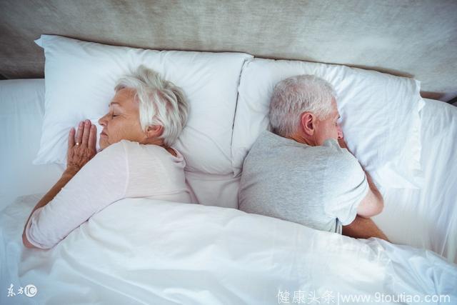 失眠、睡眠质量不好？睡觉时，有这5种恶行的人，注定影响睡眠质量