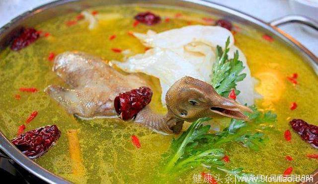 云南民间传统饮食，天麻火锅鸡