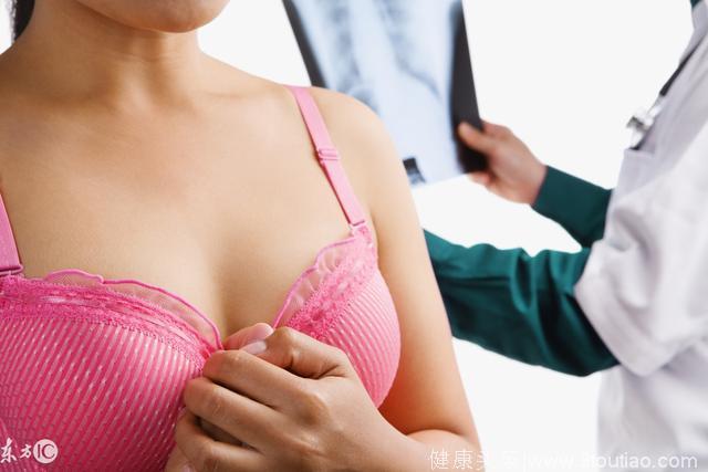 警惕，乳腺癌早期的6大报警信号，别不在意！