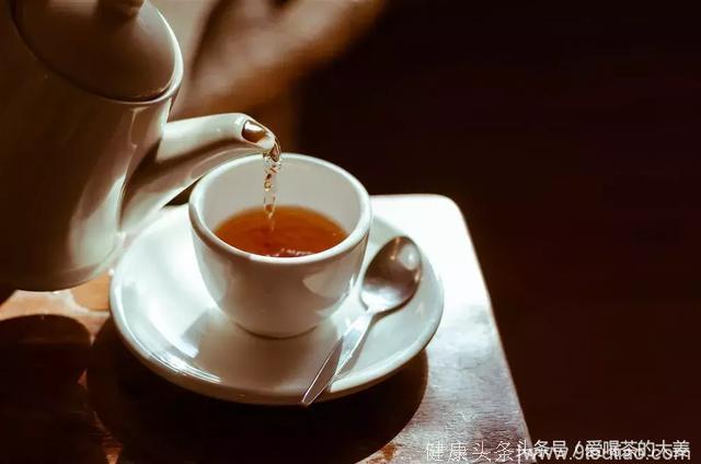 《茶叶知识》喝茶是把双面剑！茶能养生，也会伤身！