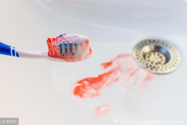 刷牙流血也可能是癌症前兆，关于这个问题你注意过吗？