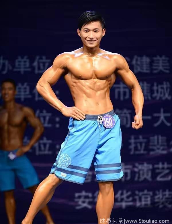 中国小鲜肉健身3年，颜值秒杀韩国黄哲勋，才艺不输任何肌肉男