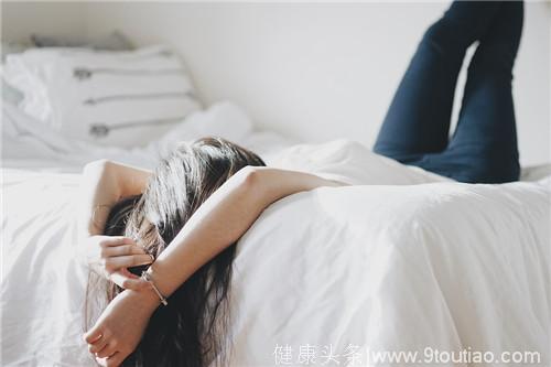 心理学家：小心，睡姿会揭露你与伴侣的关系！