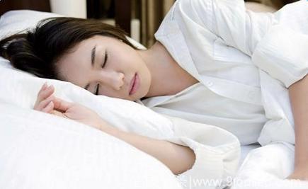 睡得越多越健康？被骗啦，专家说女人到更年期这个点睡觉能长寿！