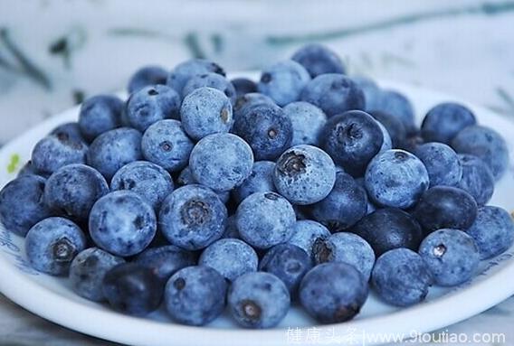 多晒太阳多吃蓝莓能降血压吗？九个天然降血压方法值得收藏！