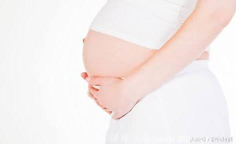 在怀孕的后期，孕妇要注意这几点，不然很容易出现羊水提前破裂