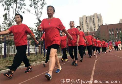 走路越快寿命越长？养生专家：女人想长寿，更年期保健很重要！