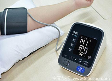 平时血压控制得好不好，清晨测一下就知道，超过这个值要当心心梗
