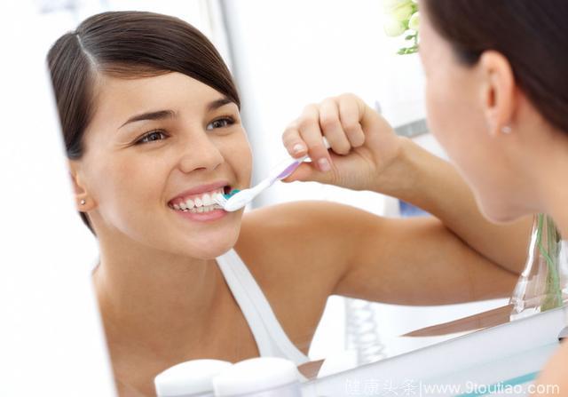 口腔医生揭秘：牙斑菌的三大危害，用这类牙膏可清除干净!