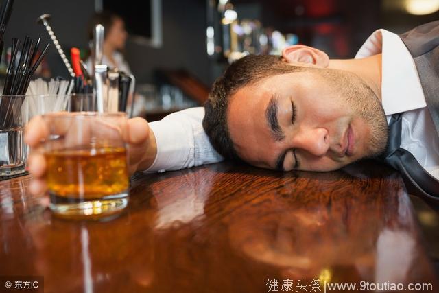 喝酒出现三种变化，是肝脏罢工前的警告，必须立刻停止饮酒！