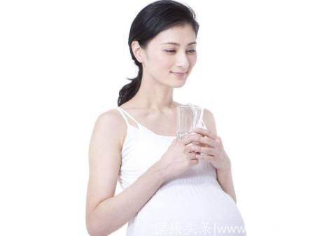 准妈妈孕期出现这2种状况时，就说明身体缺水了，赶紧补水！