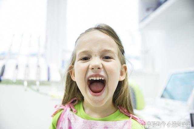 儿童乳牙滞留危害大，家长要警惕！别让乳牙毁了好牙
