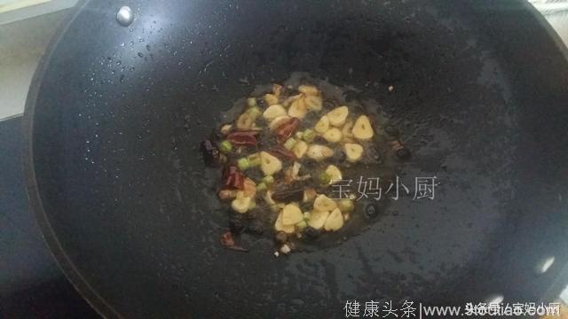 这菜女人要经常吃，乳腺好，远离乳腺癌，皮肤好又养颜