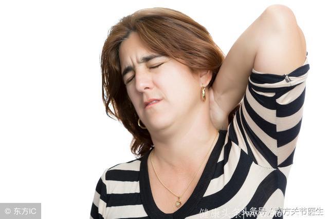 颈椎疼痛怎么办？通过几个动作能缓解