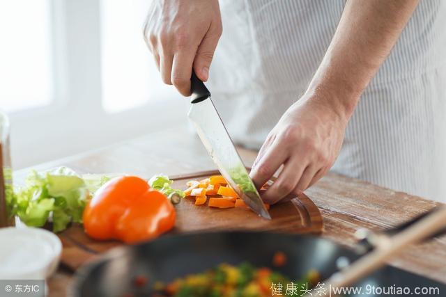 更年期是便秘高发期！多吃以下几种东西，更期教你远离便秘更健康