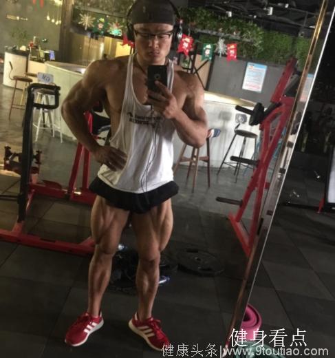 小伙一天吃5顿，练成肌肉金刚，网友：肌肉大就有男子气概？