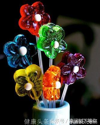 心理测试：彩色的糖果，哪个有毒，测你和另一半最近的状态？