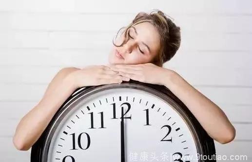睡前2小时是养生黄金期！有这6个习惯的人，比同龄更长寿！