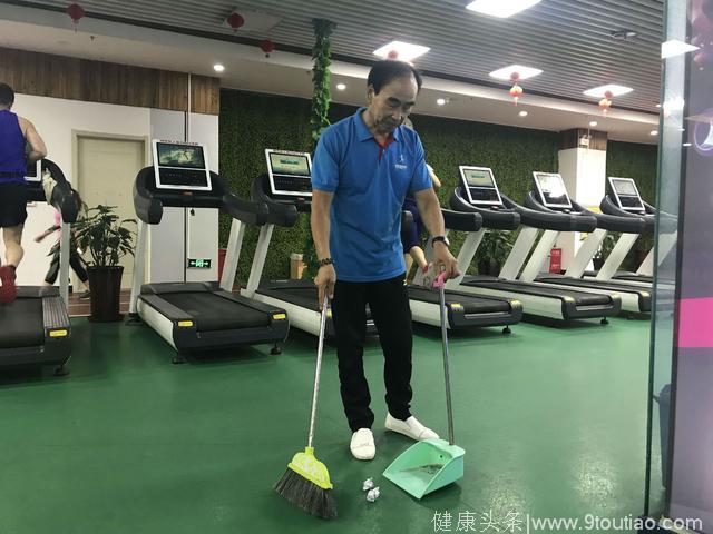 石家庄63岁健身房保洁员每天锻炼俩小时，身体年龄40岁