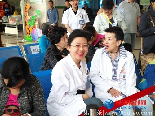 哈尔滨市儿童医院教小记者学急救、治牙齿