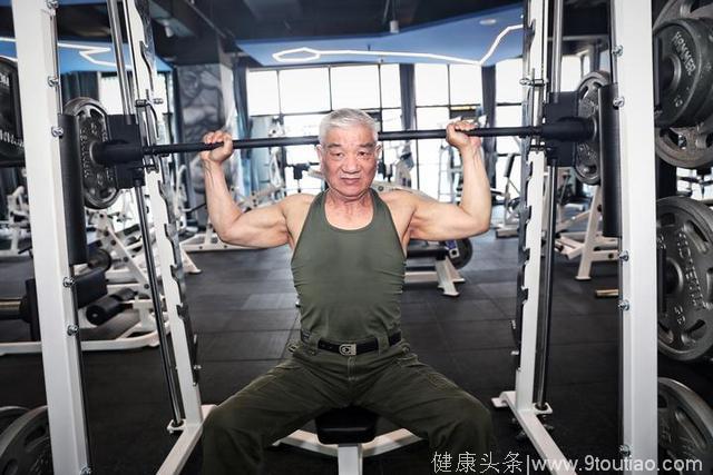曾患脑梗顽强康复 81岁健身“达爷”60年练就一身肌肉