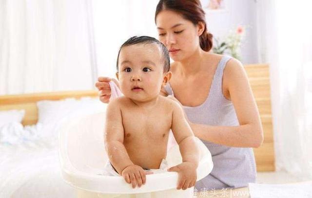 洗澡能看出宝宝性格！心理学家：有这种表现，宝宝容易成为学霸