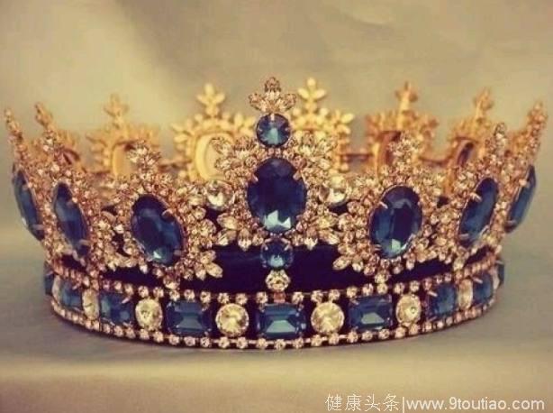 心理测试：4顶王冠，哪顶是王后的？测你5年后会爬的多高！