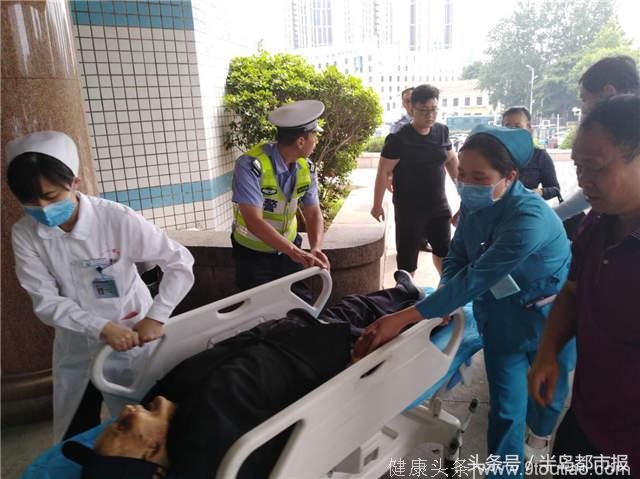 93岁老人突发哮喘，青岛高速交警开道送医