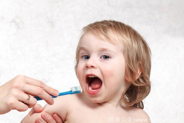 宝妈们要掌握好宝宝刷牙的最佳时间和注意事项哦