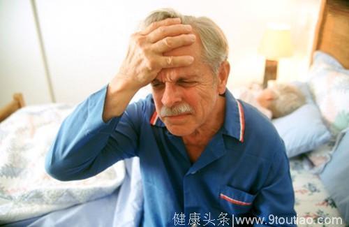 男子晕倒入院，脑梗离世，医生说：高血压者有4个表现要重视！