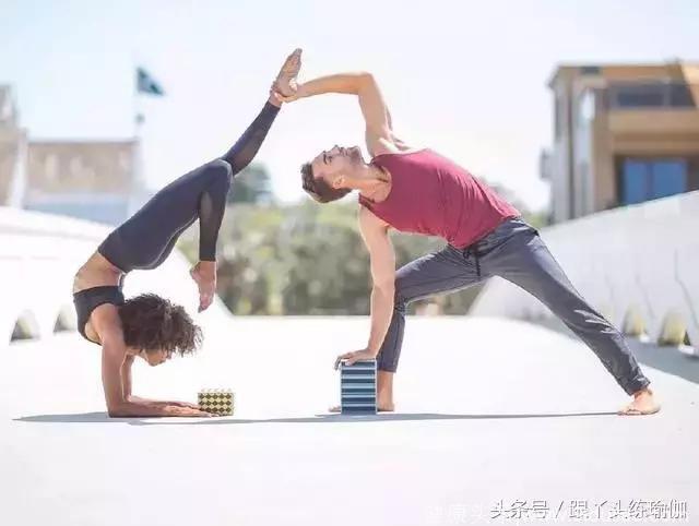 身体僵硬的人更适合练习瑜伽？