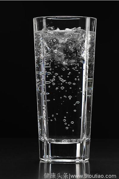 心理测试：4个水杯，你用哪个喝水？测你的性格是什么类型的？